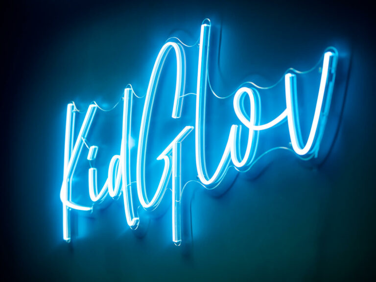 KidGlov neon sign
